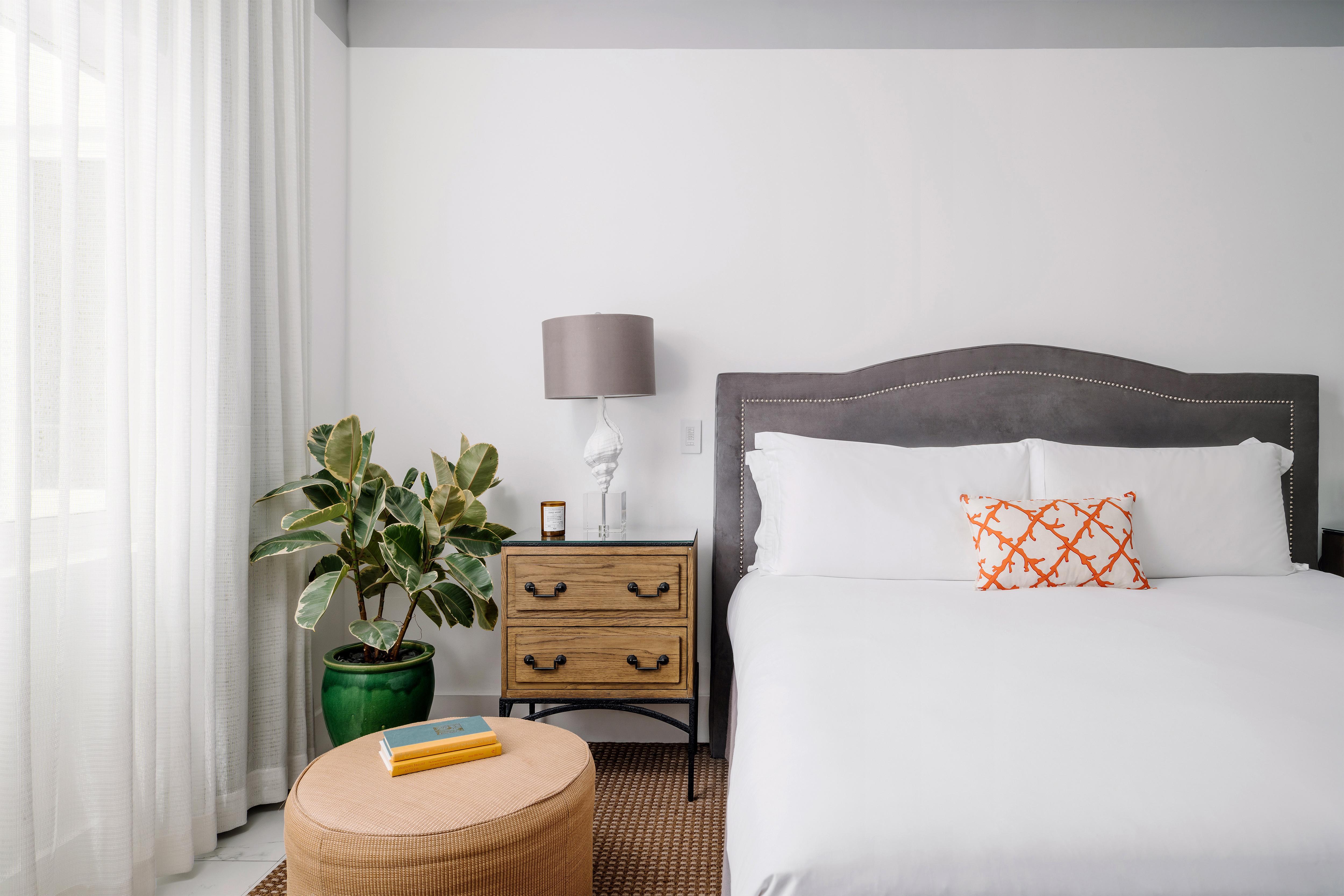 Nautilus Sonesta Miami Beach Luaran gambar A bedroom at the Hotel Valencia