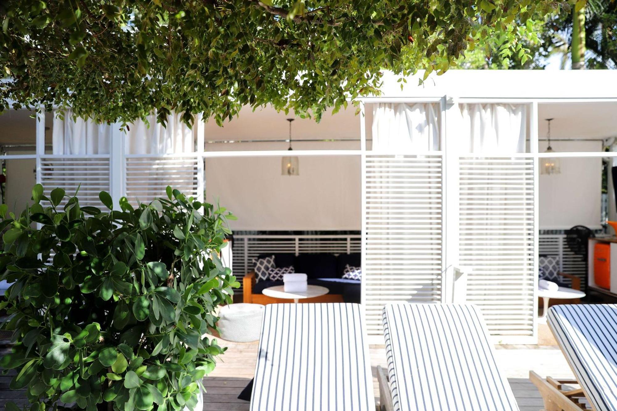 Nautilus Sonesta Miami Beach Luaran gambar The pool at the Standard