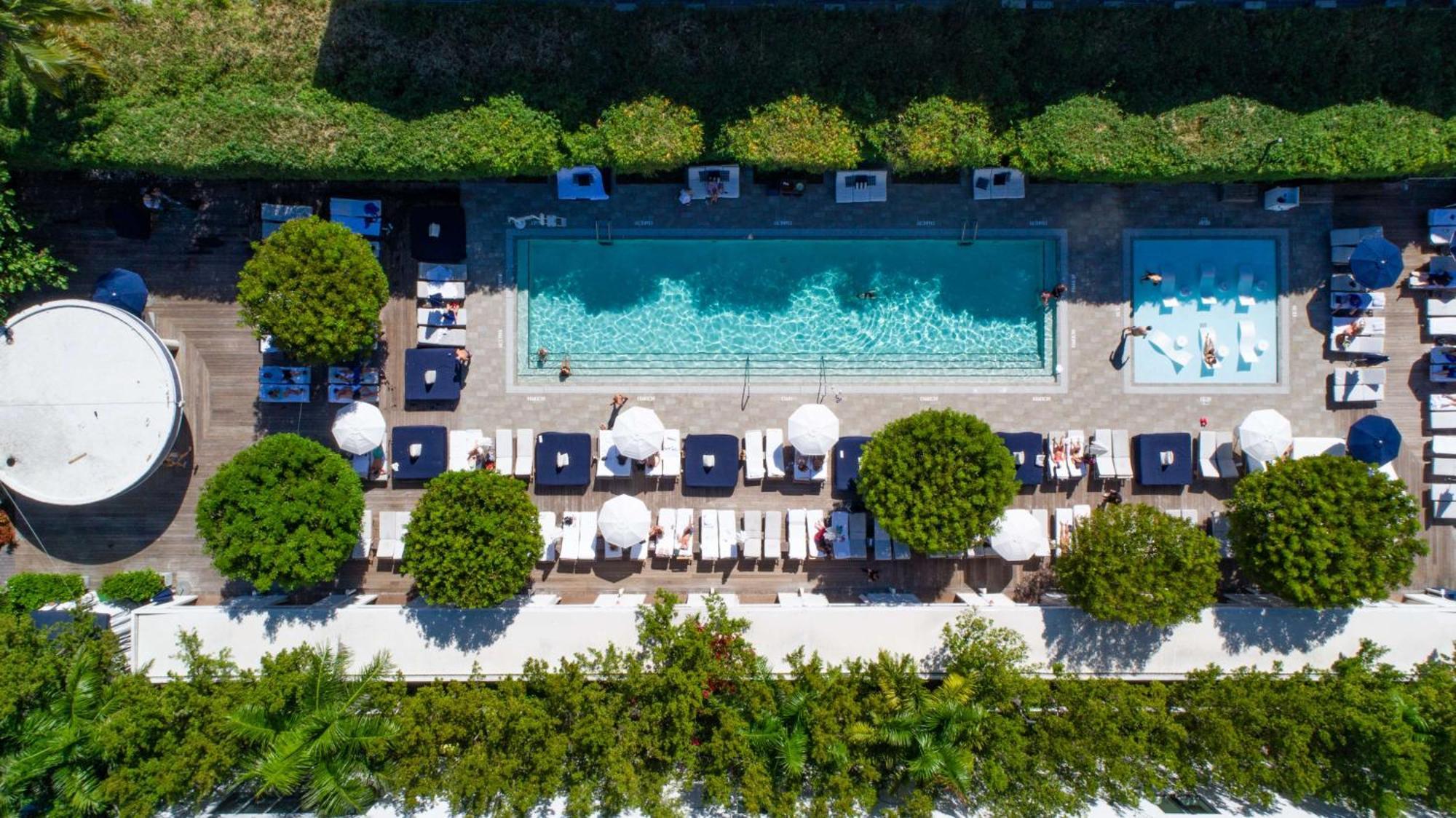 Nautilus Sonesta Miami Beach Luaran gambar Aerial view of the pool at the Beverly Hills Hotel