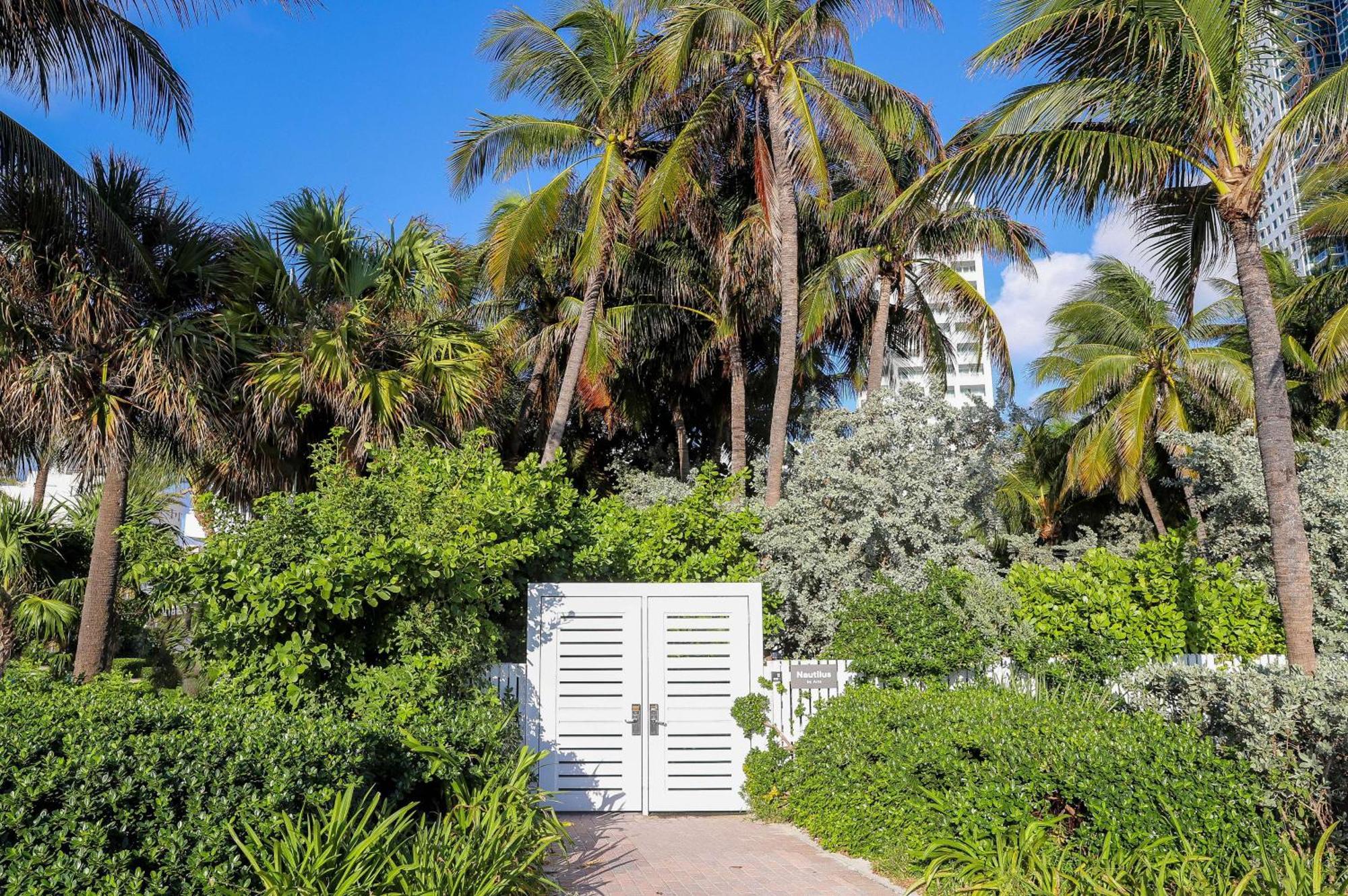 Nautilus Sonesta Miami Beach Luaran gambar Entrance to the property